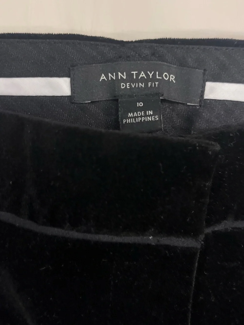Ann Taylor- Devin fit-  Black Skinny Velvet Jeans
